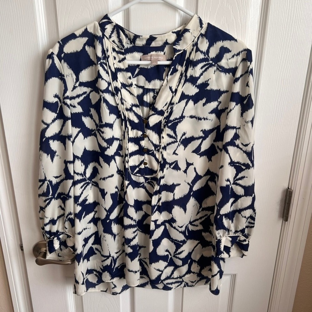 Banana Republic Floral Print Blouse Button Down Long Sleeve Top Large‎